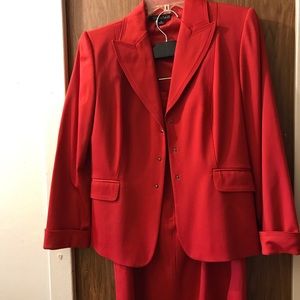 Tahari skirt suit